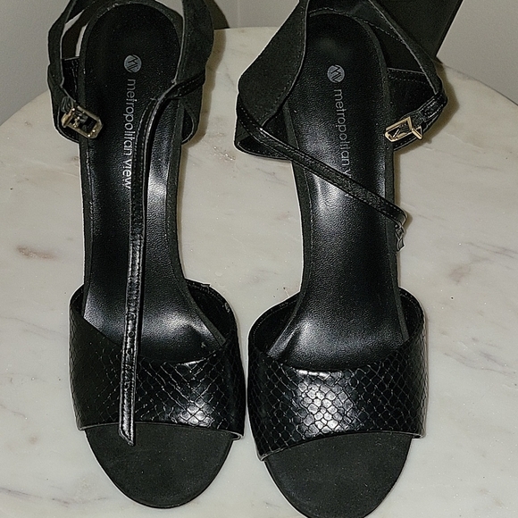 Black Women's Sandals - Picture 1 of 4